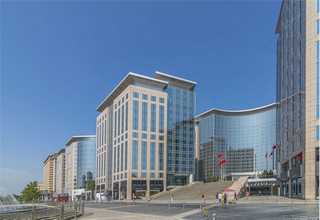 莱芜宝威轮胎式起重机